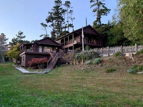 Plenty of space to run and play, 5 steps to the first floor from the driveway (not counting deck as a step)