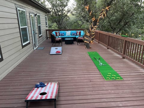 RARE FIND! 4BR Lakefront Home w/ Hot Tub & Firepit