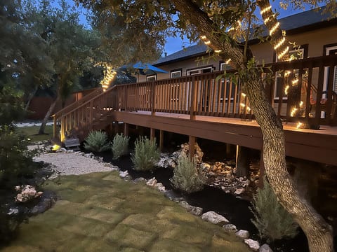 RARE FIND! 4BR Lakefront Home w/ Hot Tub & Firepit