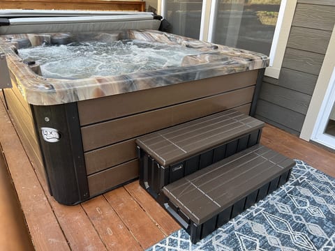 3 miles to Gburg Sleeps 8 HotTub Arcade - Ski Ober Mtn. this winter!