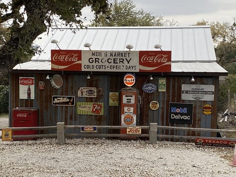 3+ Day Discount Pet Friendly BBQ Grille Sleeps 6