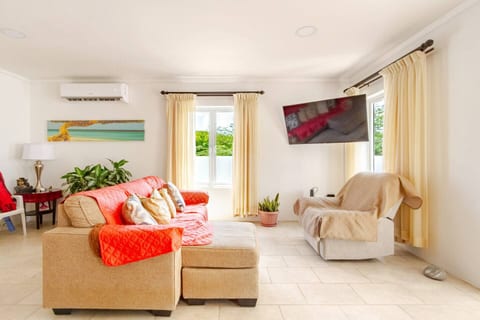Noord 2BR/2BA Near Palm Beach