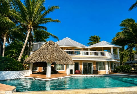 CASA REDONDA Belize - Luxury Beachfront Villa
