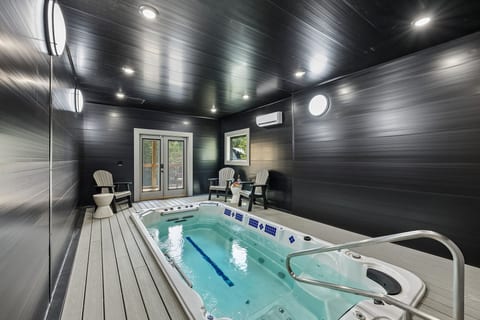 Rhinestone Ridge- New, Mtn Views, Pool, Hot tub, Gameroom