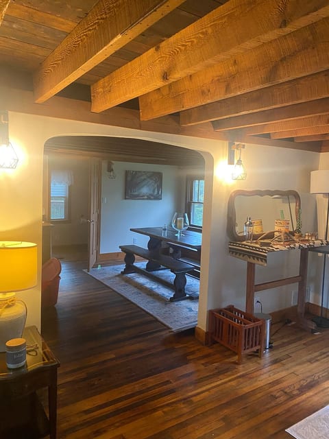Spacious Cabin near Glendale Lake and State Park image 5