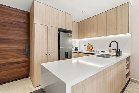 Modern Fully Equipped Kitchen