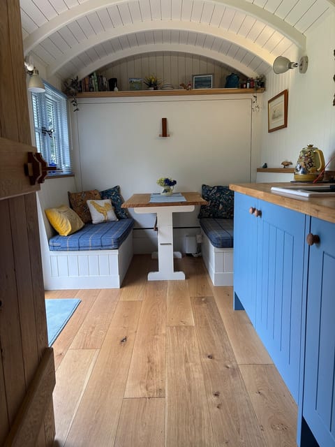 Shepherds hut with hot tub in a private paddock. image 3