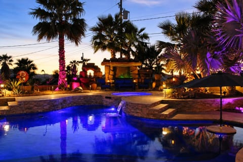 Vibrant Oasis with Poolside Ambiance