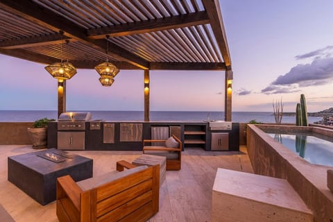 Luxe Penthouse w/ Huge Terrace image 1