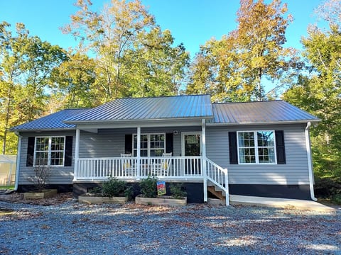 Uwharrie Creekside Escape
