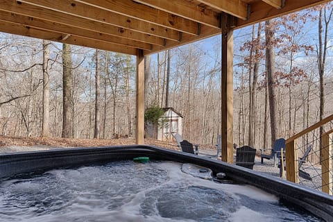 4BR Lake Cumberland Cabin | Hot Tub, Near Boat Ramps