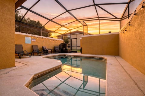 Poolside Paradise | Chic Retreat | Epic Lux Resort