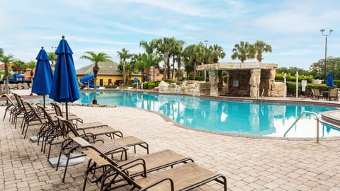 Poolside Paradise | Chic Retreat | Epic Lux Resort