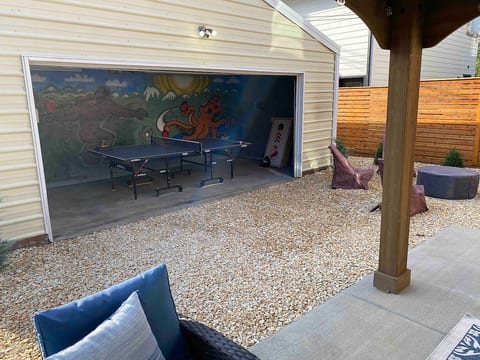 Charming Sanders Beach House! image 3