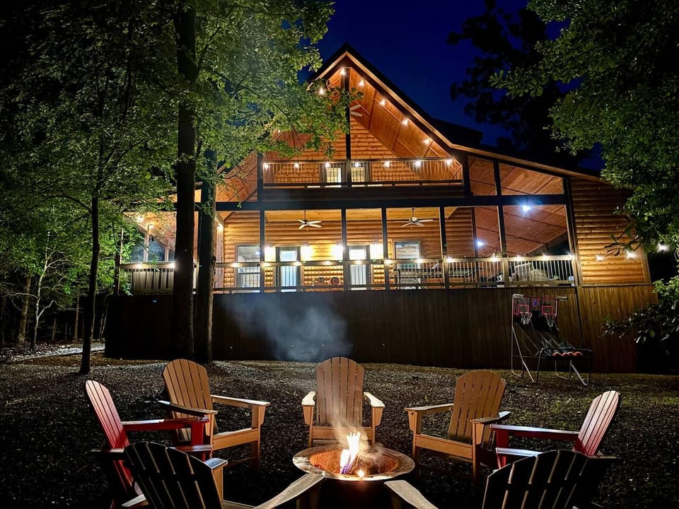 New Family Cabin*HotTub*Ping Pong*Arcades*Fire Pit - Broken Bow