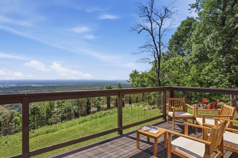 Architectural Mountaintop Retreat | Shenandoah image 5