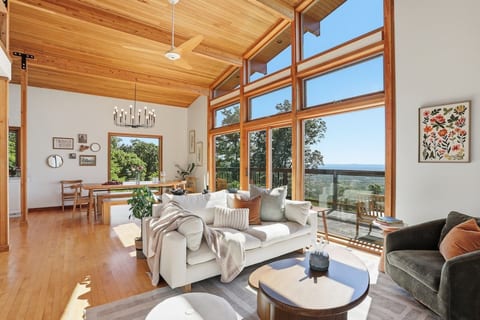 Architectural Mountaintop Retreat | Shenandoah image 1