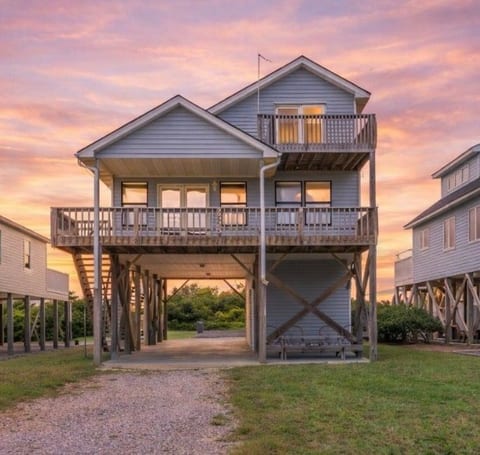 West end, great views, steps to beach, new rental! image 1