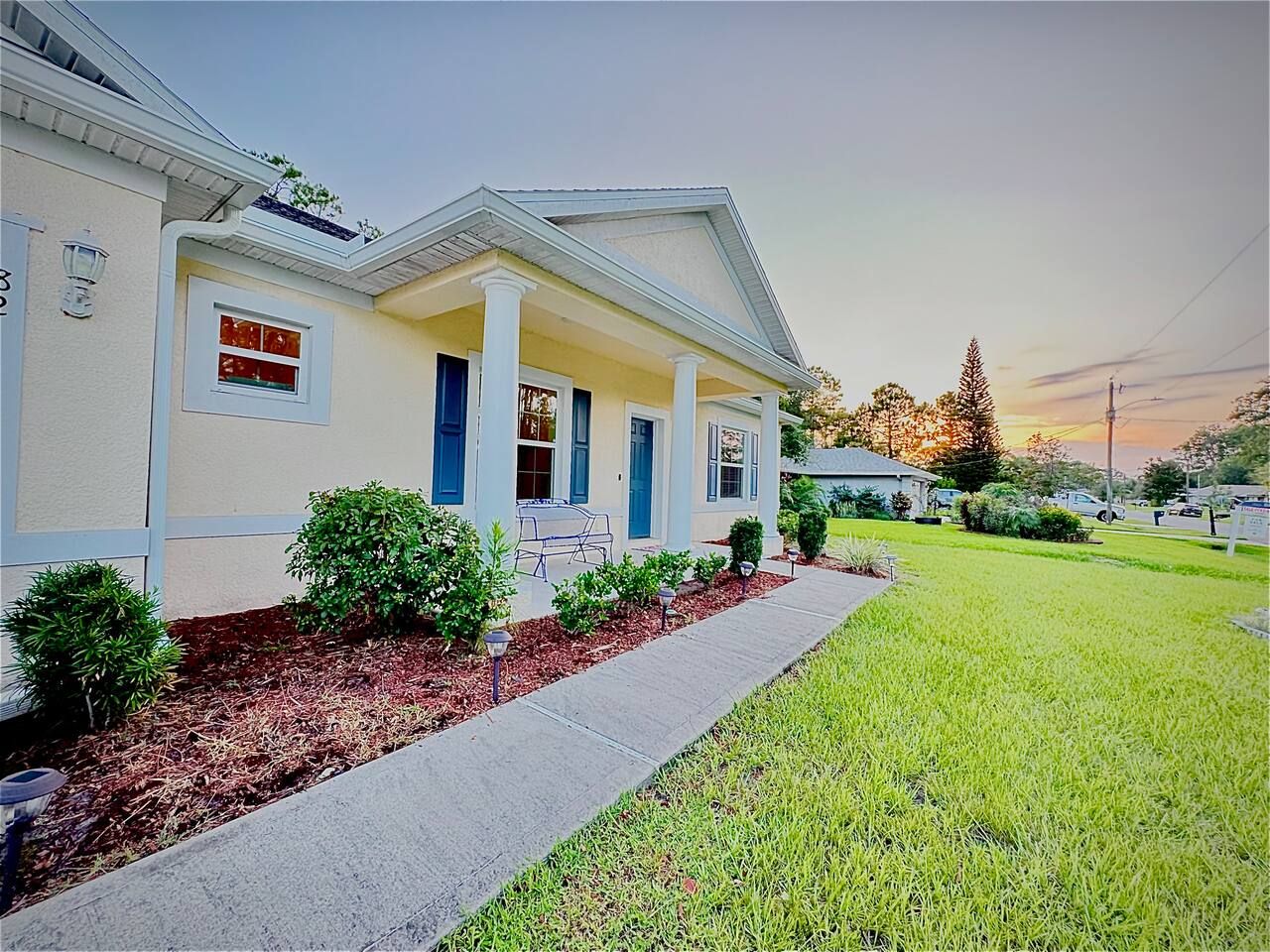 Coastal Crown! 15 Min to Beach Pet Friendly
