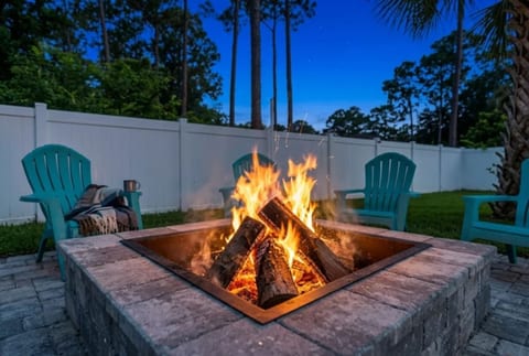 Saltwater Heated Pool, Spa, Fire Pit, Pet Retreat