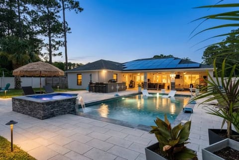 Saltwater Heated Pool, Spa, Fire Pit, Pet Retreat