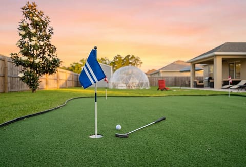 Sky Dome | Jacuzzi | Fire Pitt | Putt Putt |