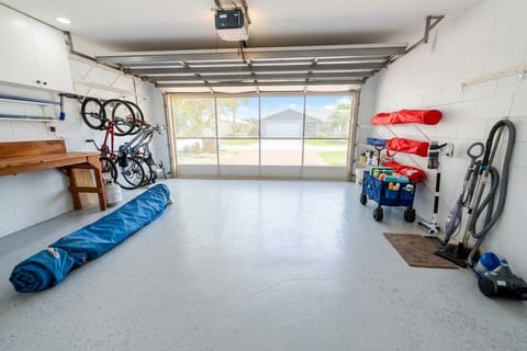 Spacious, spotless garage with bikes and beach gear for guest use