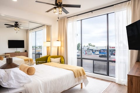 Master Bedroom with Queen Bed