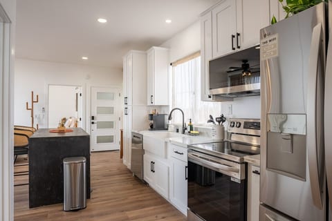 Full Kitchen