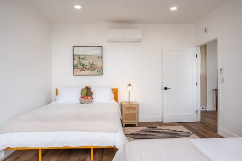 Bedroom Queen Bed 1
