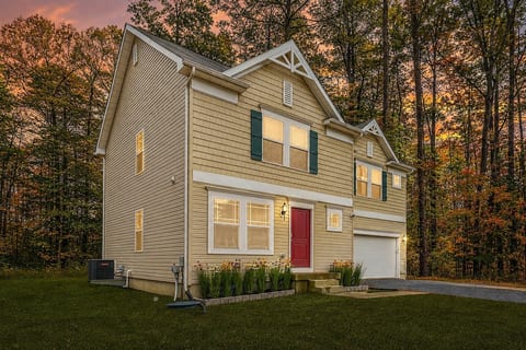 ✨ Your peaceful escape is waiting. Beautiful home. Stunning sunsets. Unforgettable memories.