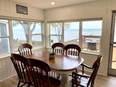Dining area overlooking the lake - seats 6