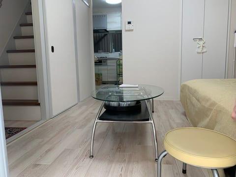 Entire house, 3 stations available, Kansai Airport direct limousine bus, fun house