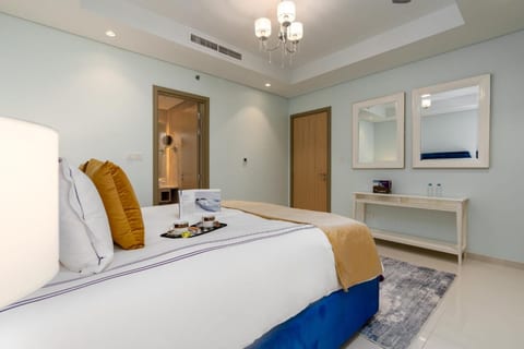 2-Bed Luxury Apartment in Paramount Midtown