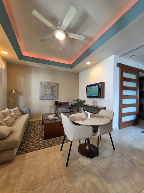 V177 CasaMarnell-Ocean view Rooftop-Luxury Studio image 2
