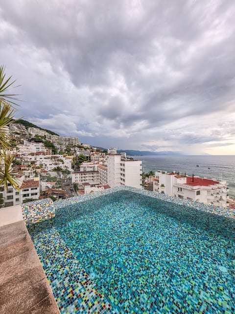 V177 CasaMarnell-Ocean view Rooftop-Luxury Studio image 4