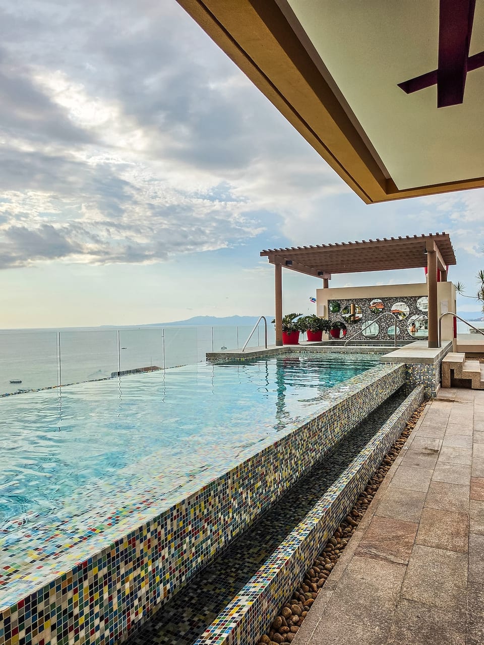 V177 CasaMarnell-Ocean view Rooftop-Luxury Studio image 1