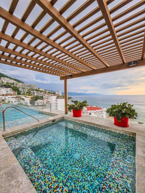 V177 CasaMarnell-Ocean view Rooftop-Luxury Studio image 5