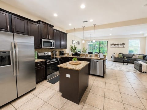 ChampionsGate | 2 Primary Suites | Sleeps 10 image 3