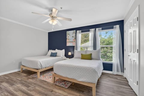 2BR King Suite- 2 Miles to Beach- Family Friendly
