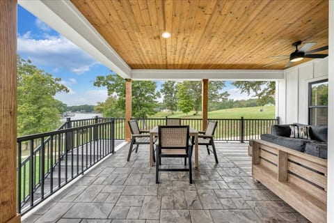 Smith Mountain Lake Retreat image 3