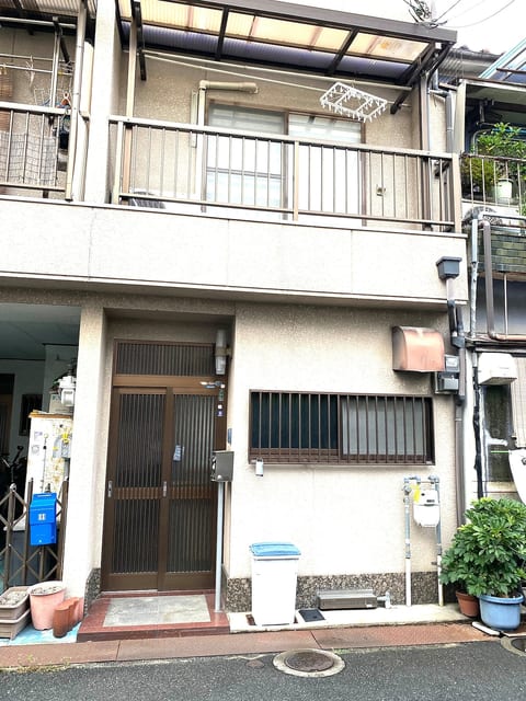 This is a private house that can accommodate 8 people, located between Osaka and Kyoto image 1