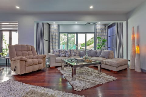 Angels Villa Pratumnak 4BR Pool Villa Pattaya