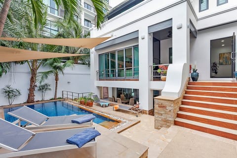 Angels Villa Pratumnak 4BR Pool Villa Pattaya