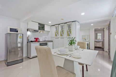 Hilltop Studio | Pool | 5 Min to Walking Street