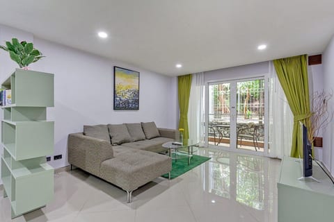 Garden View 1-Bed | Balcony | Olympic Pool