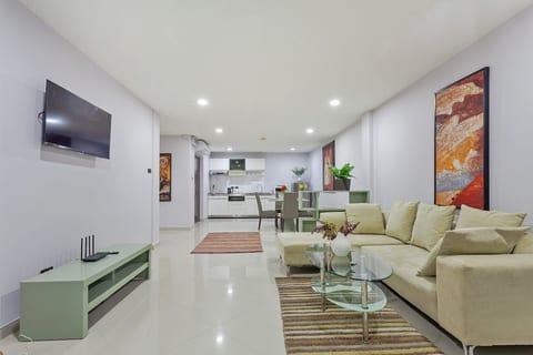 Forest View 1 Bedroom Apartment - Pratumnak Hill image 1