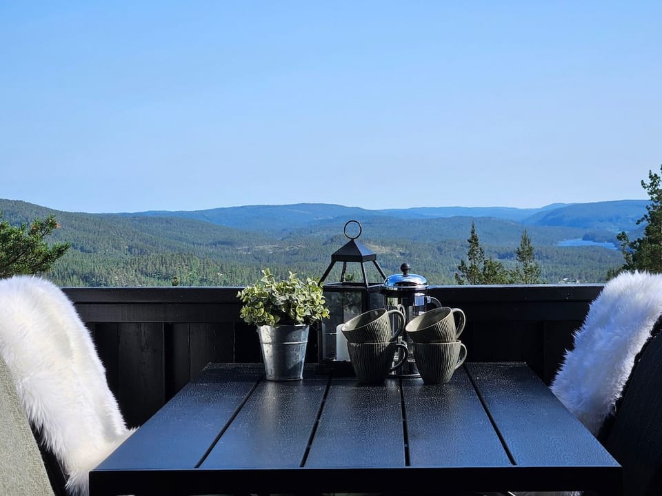 Secluded Cabin | Stunning Views | Hiking & Nature image 1