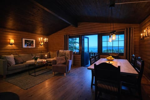 Secluded Cabin | Stunning Views | Hiking & Nature image 2