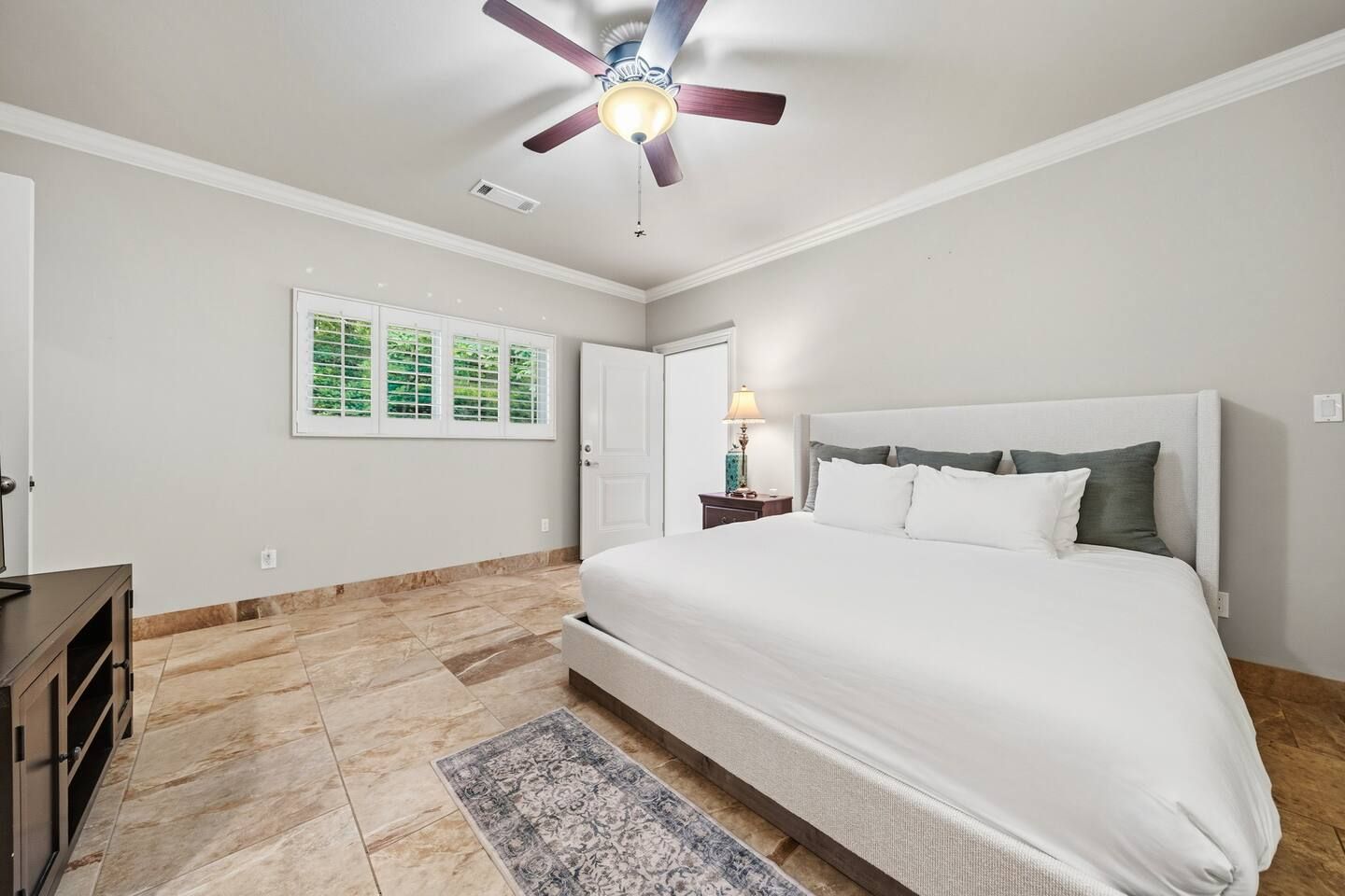 Bedroom 6 (King EnSuite - Sleeps 2)